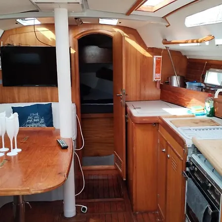 Botel Velero Privado *